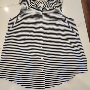Chico’s No Iron Sleeveless Blouse Size 2 Black White Striped Button Front Collar